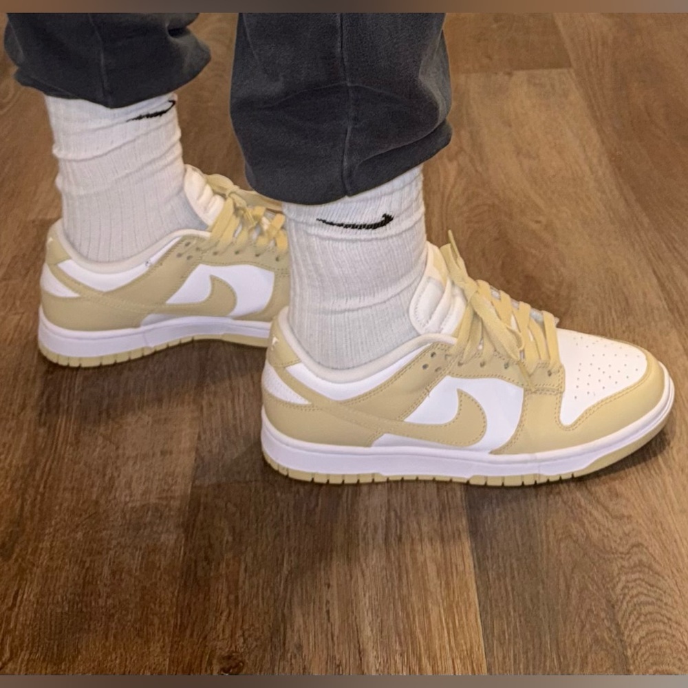 Nike Men's Low-Top Sneakers in Cream and White